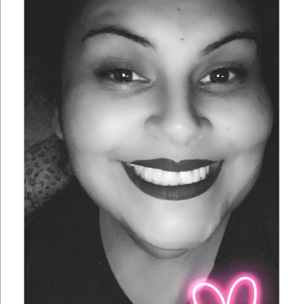 Meet your Posher, Juanita